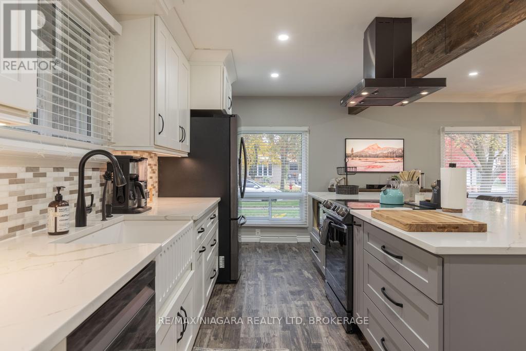 5674 Hillcrest Crescent, Niagara Falls (Church's Lane), Ontario  L2J 2A5 - Photo 6 - X12516482