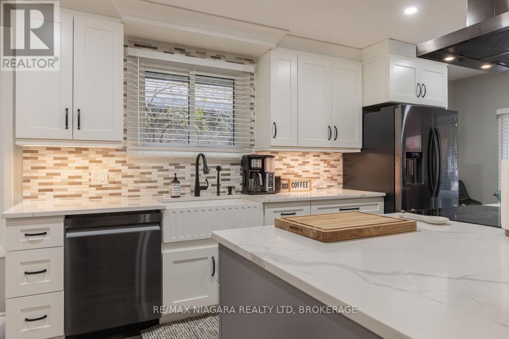 5674 Hillcrest Crescent, Niagara Falls (Church's Lane), Ontario  L2J 2A5 - Photo 7 - X12516482