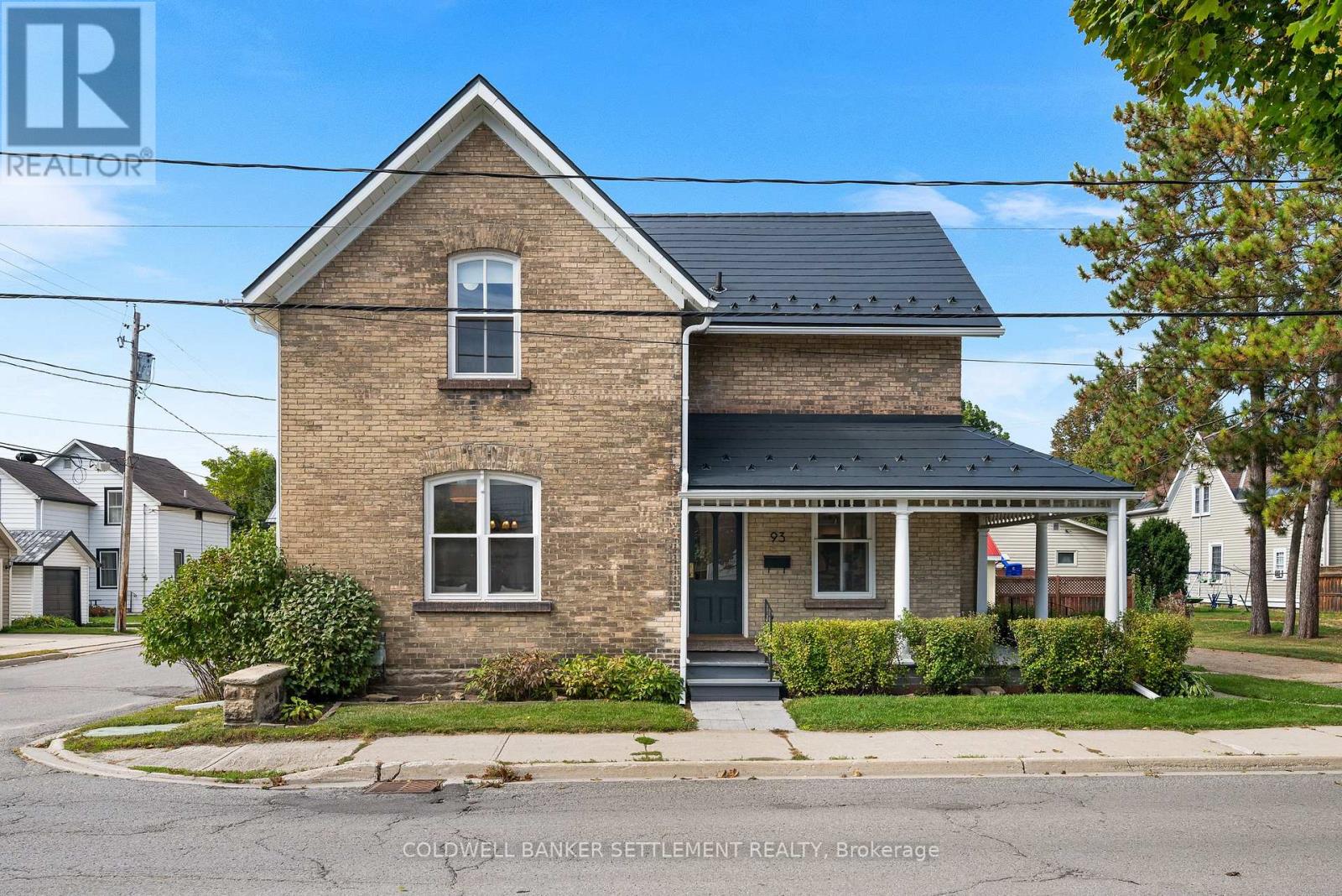 93 Peter Street, Perth, Ontario  K7H 1S3 - Photo 3 - X12516270