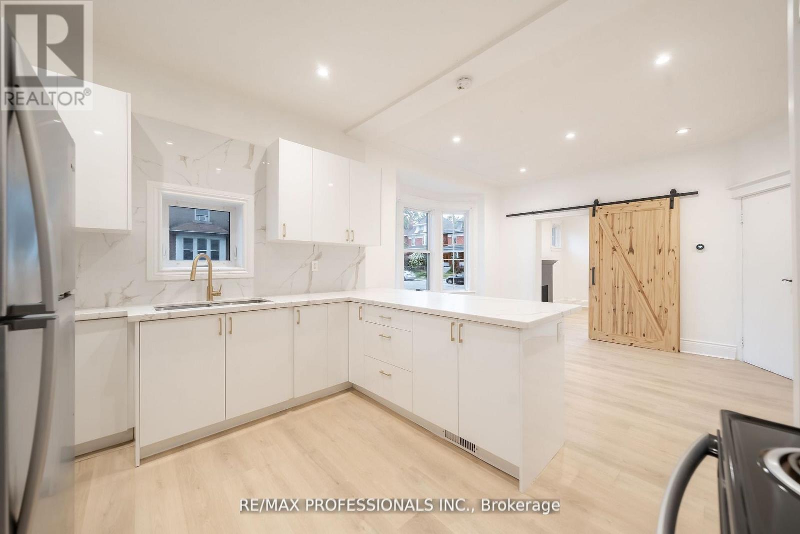 129 Balsam Avenue S, Hamilton, Ontario  L8M 3B4 - Photo 4 - X12515874