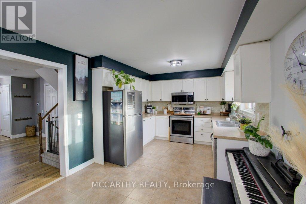 218 Marilyn Street, Shelburne, Ontario  L9V 3C7 - Photo 13 - X12515990