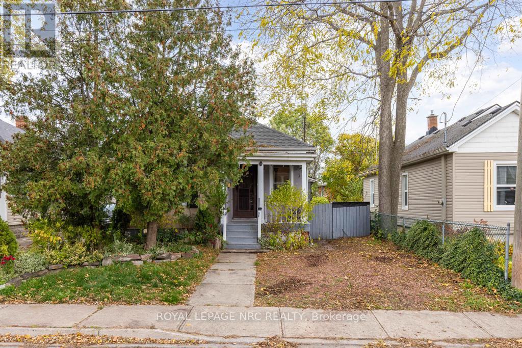 5 Lisgar Street, St. Catharines, Ontario  L2S 1P6 - Photo 2 - X12515996