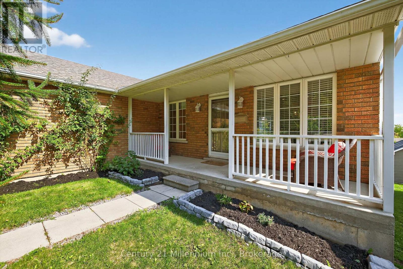 702 Spillsbury Drive, Peterborough, Ontario  K9K 2K2 - Photo 2 - X12516156