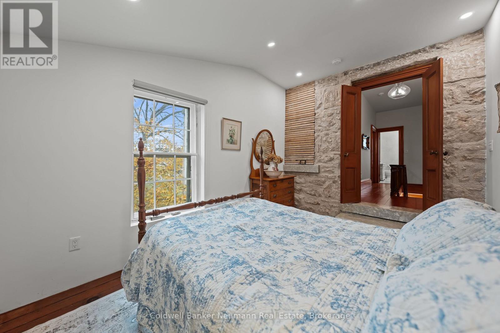 270 Woolwich Street, Guelph, Ontario  N1H 3W1 - Photo 32 - X12516358