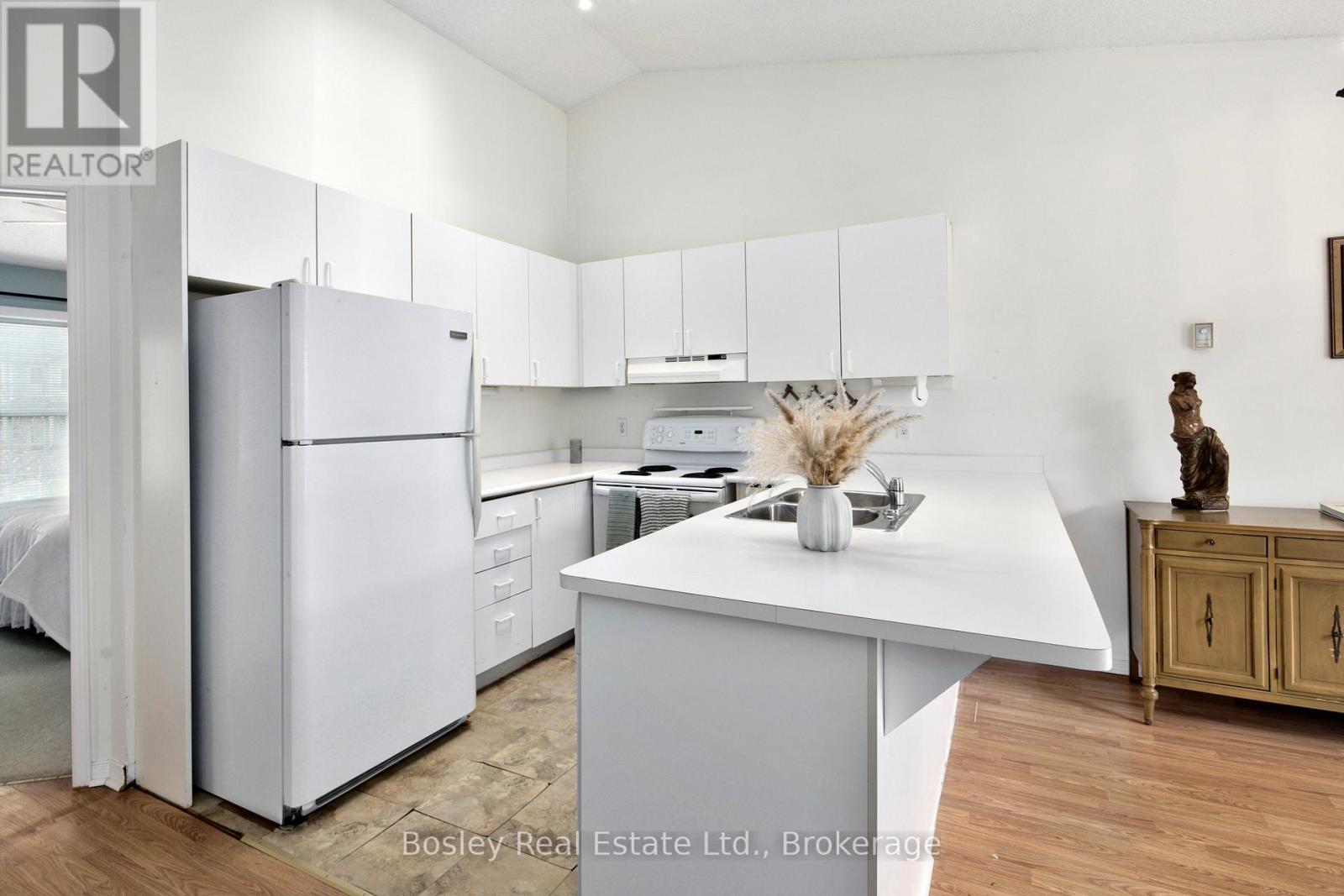 131 - 150 Victoria Street S, Blue Mountains, Ontario N0H 2P0 - Photo 10 - X12516398