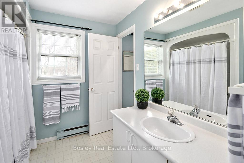 131 - 150 Victoria Street S, Blue Mountains, Ontario N0H 2P0 - Photo 23 - X12516398