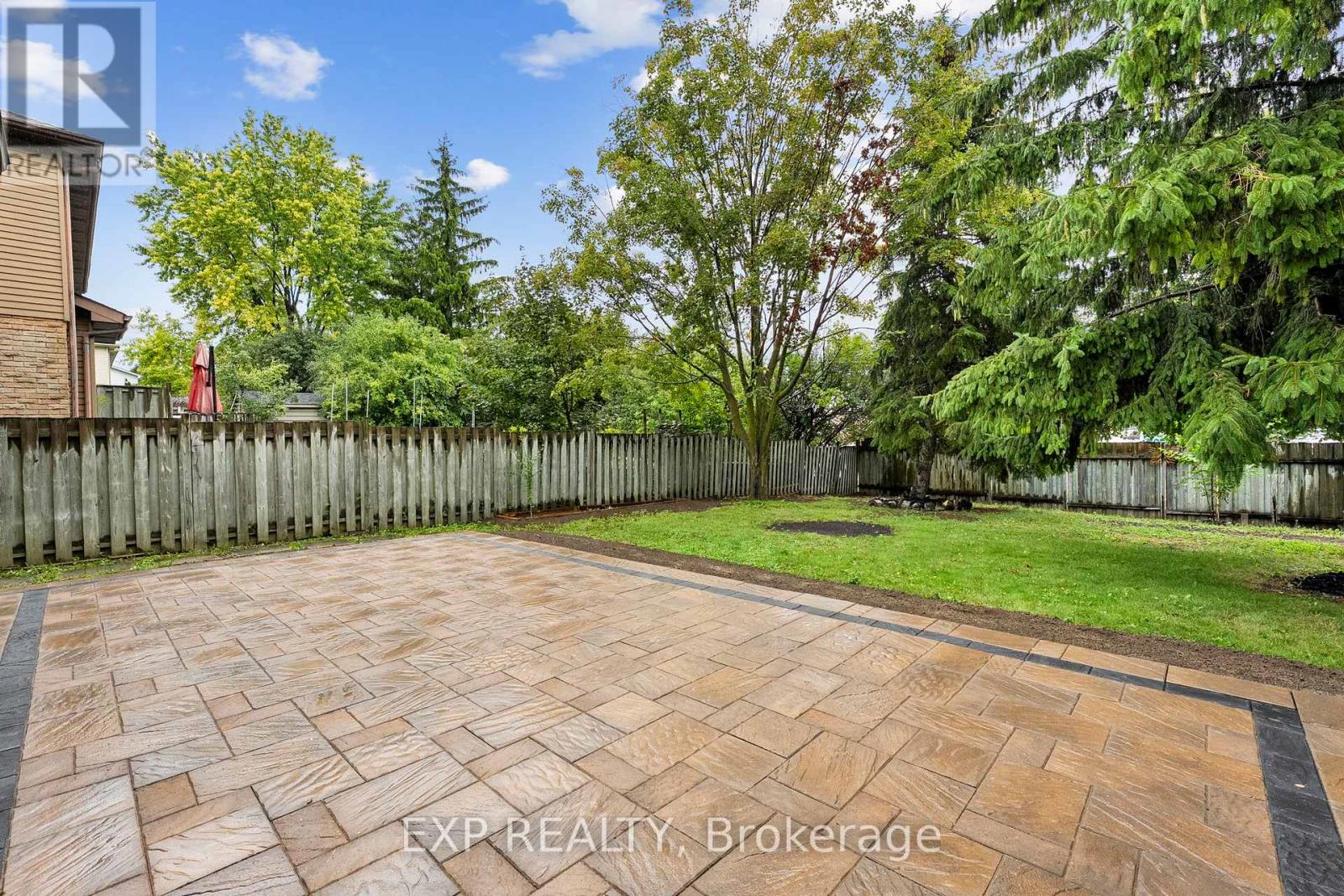 56 Manning Crescent, Newmarket, Ontario L3Y 6H4 - Photo 44 - N12377245