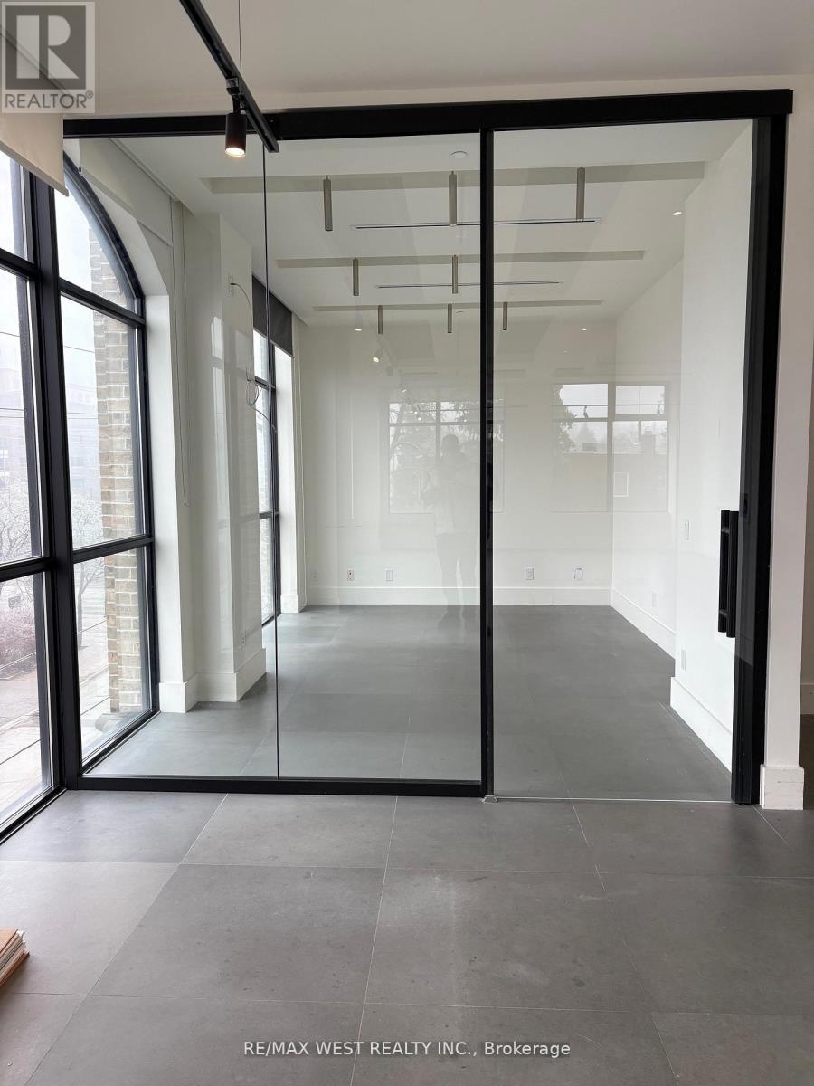 307 - 308 - 10376 YONGE STREET, Richmond Hill, Ontario