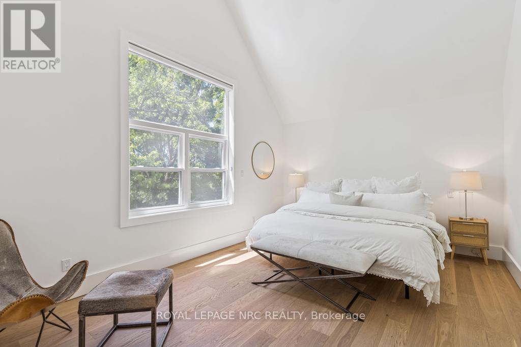 38 Hillcrest Avenue, St. Catharines, Ontario L2R 4Y1 - Photo 24 - X12483789