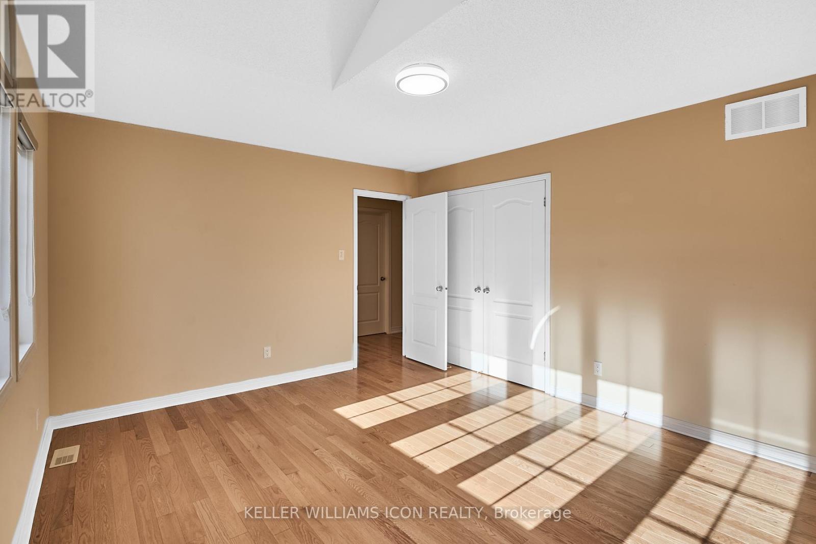 249 Madhu Crescent, Ottawa, Ontario  K2C 4J2 - Photo 26 - X12422939