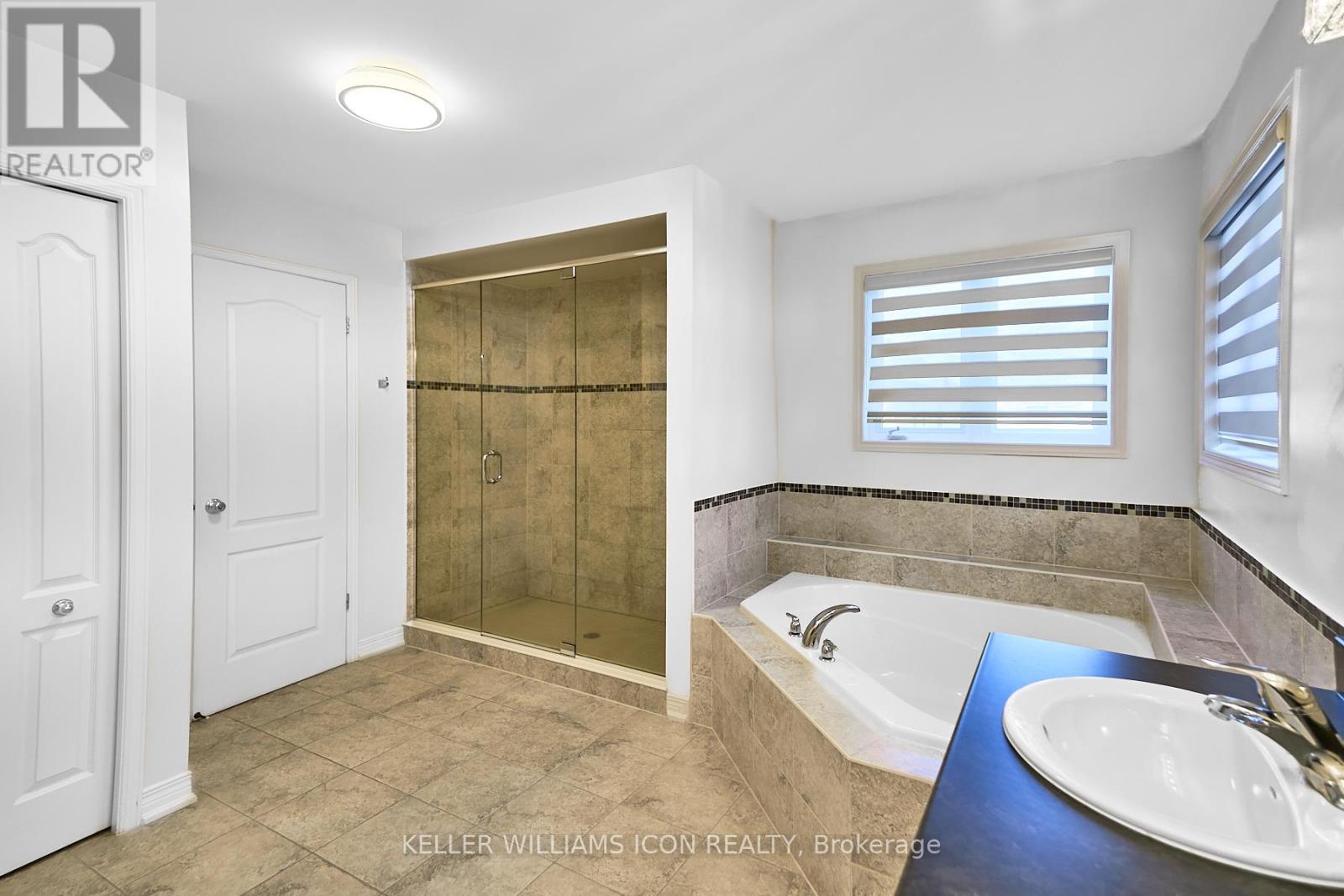 249 Madhu Crescent, Ottawa, Ontario  K2C 4J2 - Photo 21 - X12422939