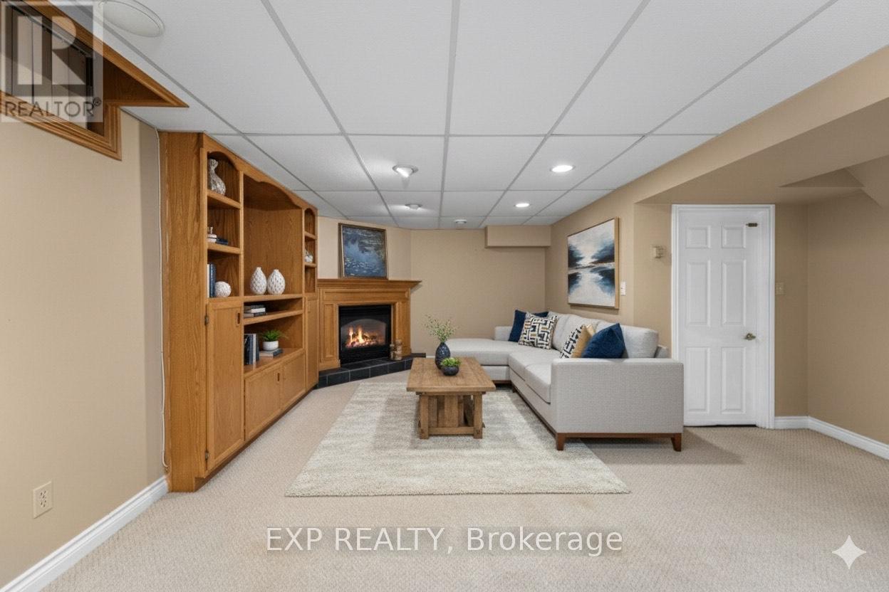 56 Manning Crescent, Newmarket, Ontario L3Y 6H4 - Photo 38 - N12377245