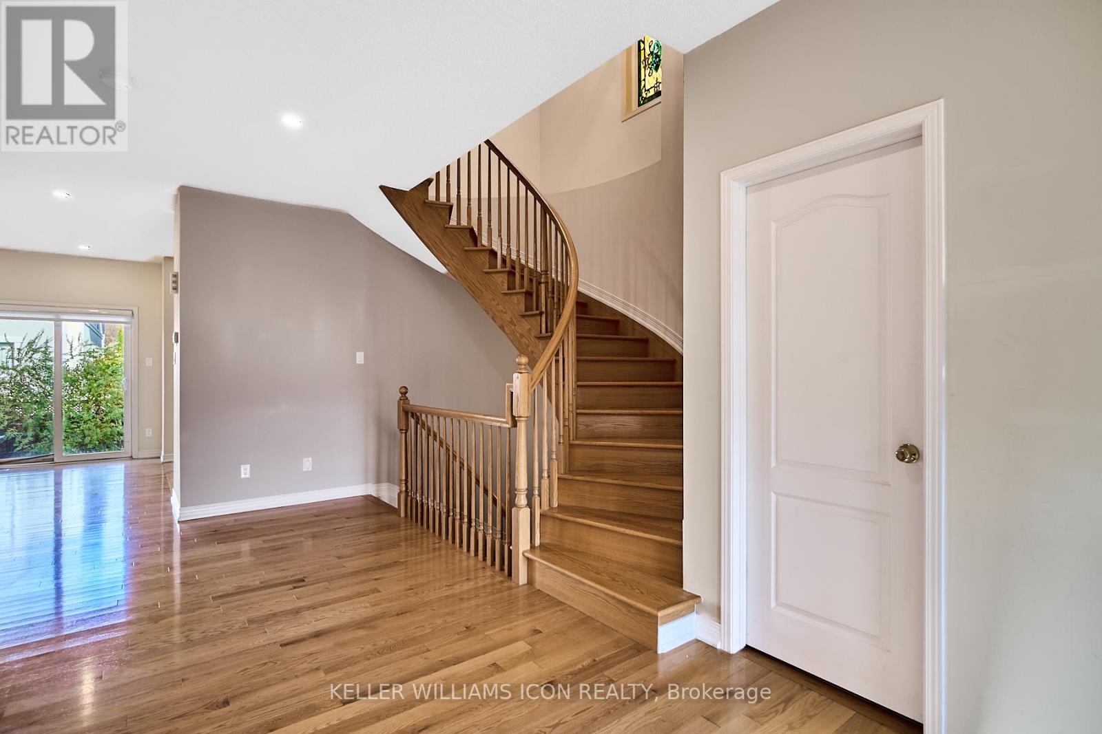 249 Madhu Crescent, Ottawa, Ontario  K2C 4J2 - Photo 6 - X12422939