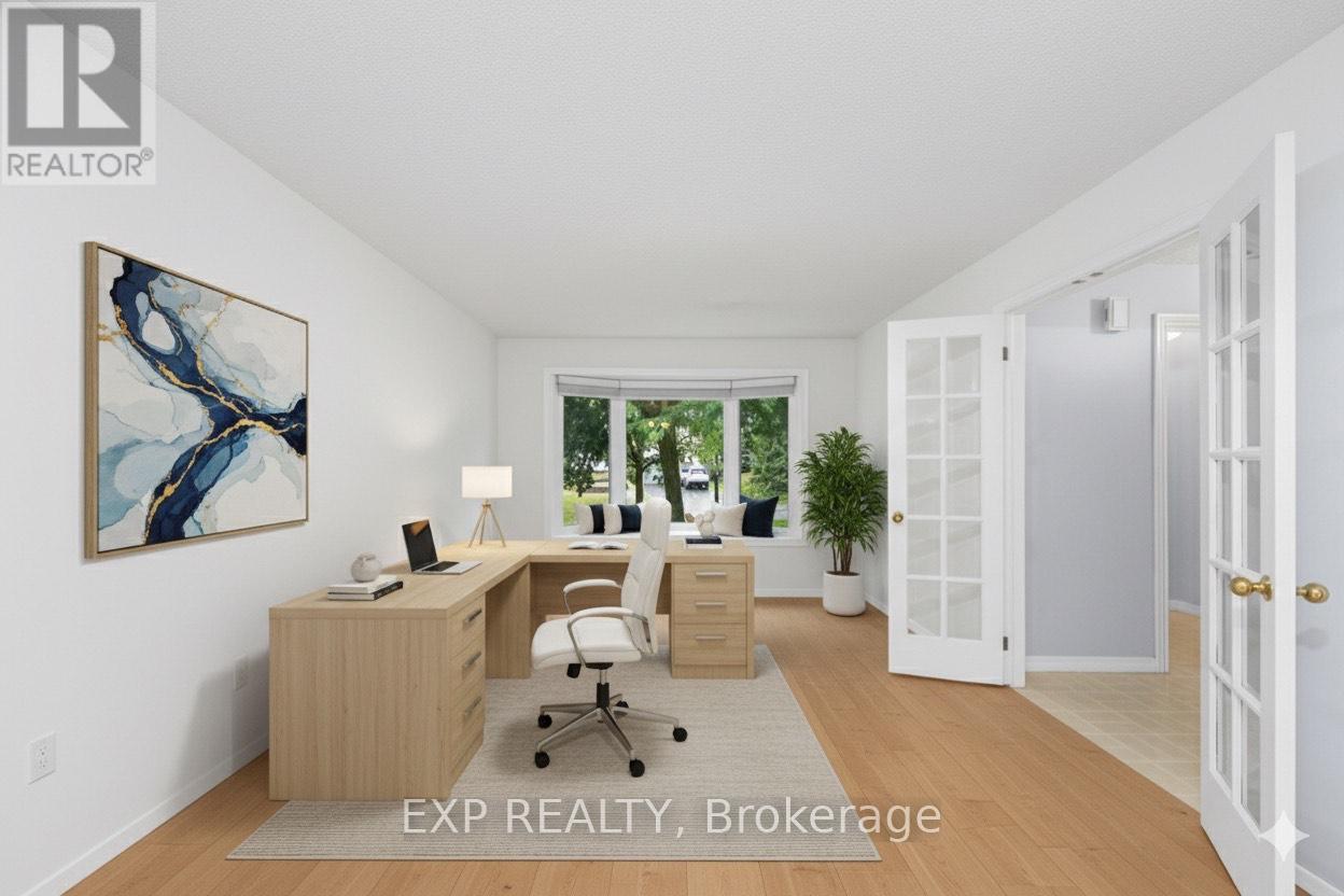 56 Manning Crescent, Newmarket, Ontario L3Y 6H4 - Photo 5 - N12377245