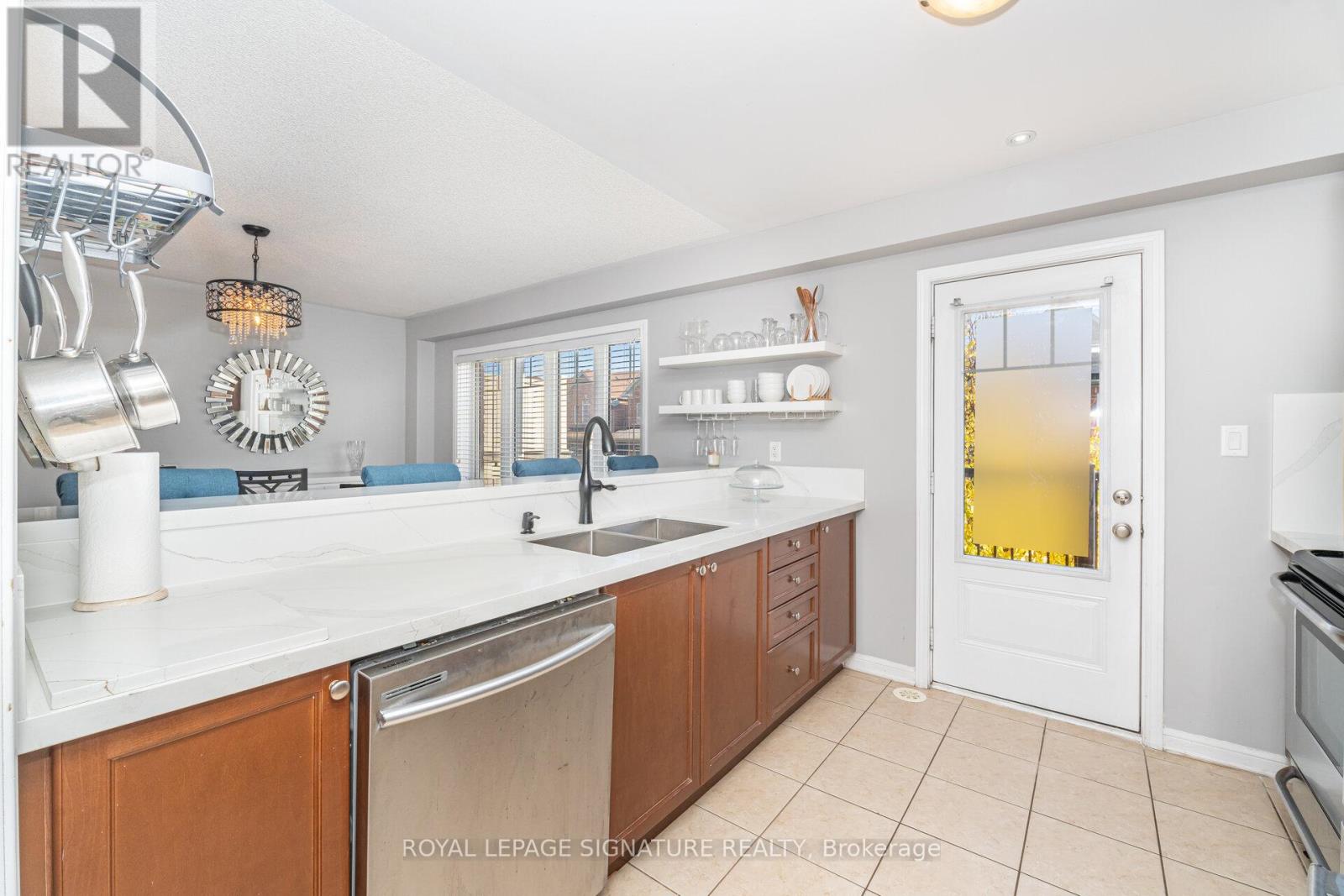 6 Baby Pointe Trail, Brampton (Northwest Brampton), Ontario  L7A 0W1 - Photo 13 - W12507274