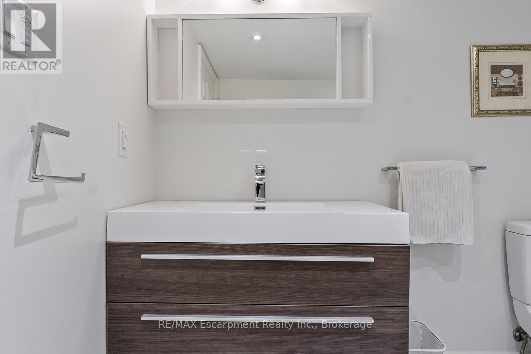 278 Carolyn Drive, Oakville, Ontario  L6K 3M6 - Photo 38 - W12513920