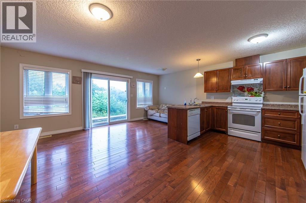 216 Buttercup Court, Waterloo, Ontario N2V 2W8 - Photo 5 - 40786082