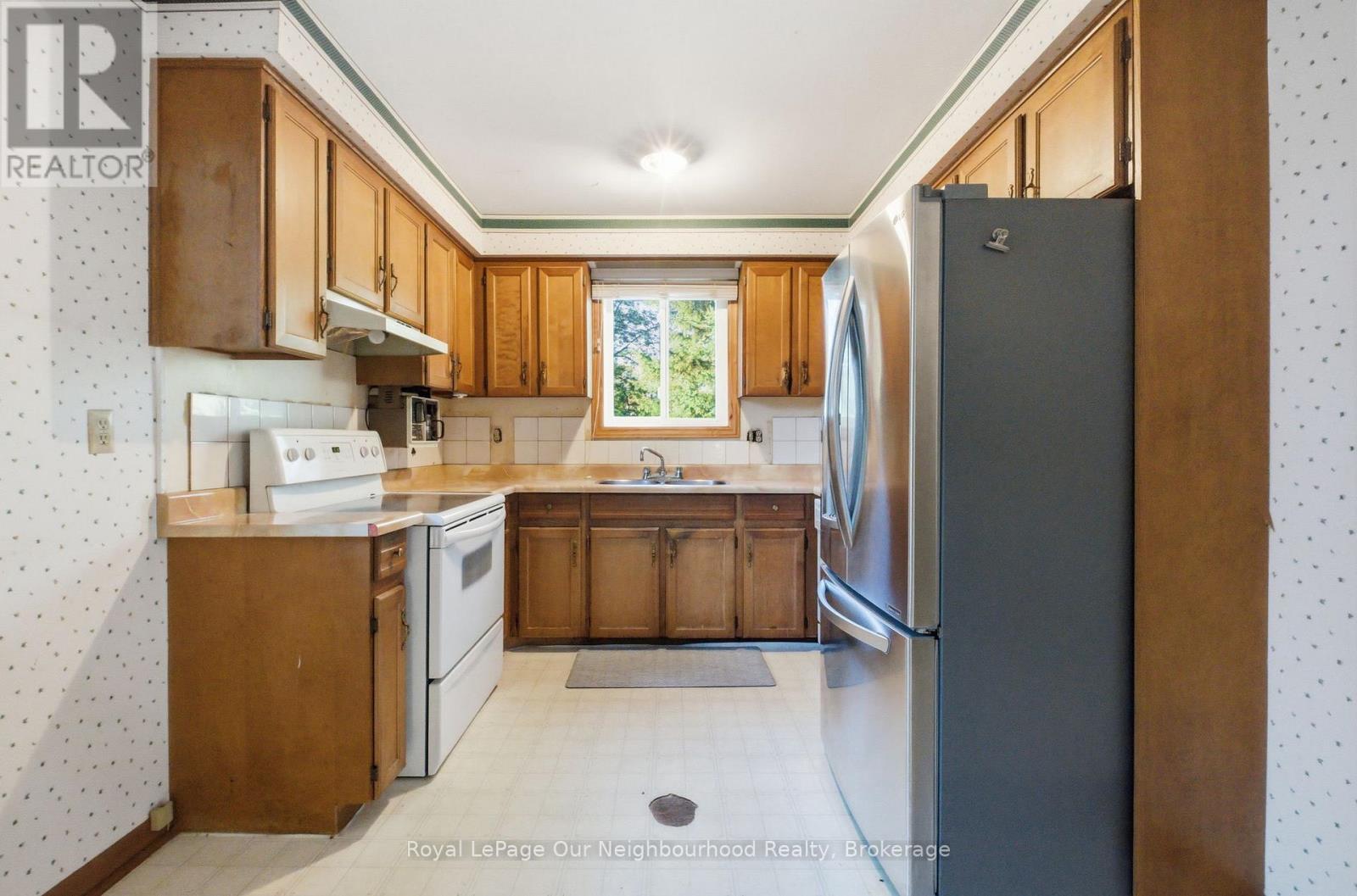 39 Evergreen Drive, Whitby, Ontario L1N 6S6 - Photo 11 - E12516652