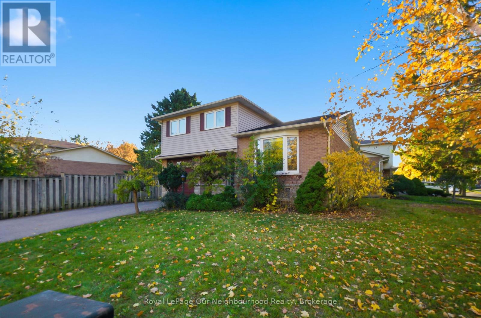 39 Evergreen Drive, Whitby, Ontario L1N 6S6 - Photo 3 - E12516652