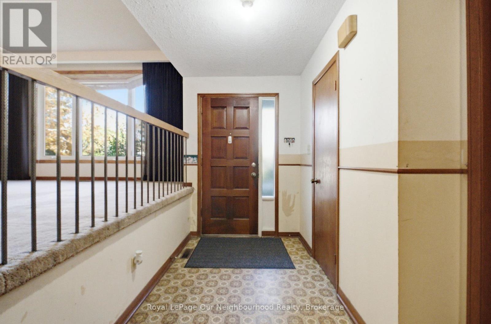 39 Evergreen Drive, Whitby, Ontario L1N 6S6 - Photo 4 - E12516652