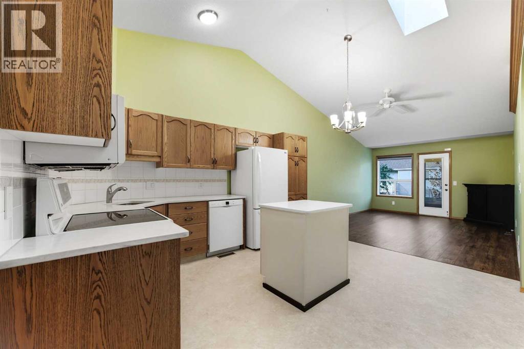 30, 1008 Woodside Way Nw, Airdrie, Alberta  T4B 2T7 - Photo 6 - A2256306