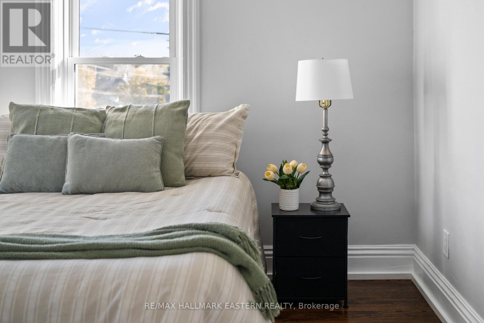 198 Hazlitt Street, Peterborough, Ontario K9H 1L7 - Photo 6 - X12516516