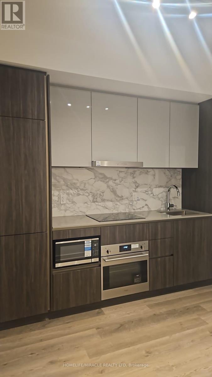 506 - 8 Interchange Way, Vaughan (Vaughan Corporate Centre), Ontario  L4K 0R2 - Photo 4 - N12512112