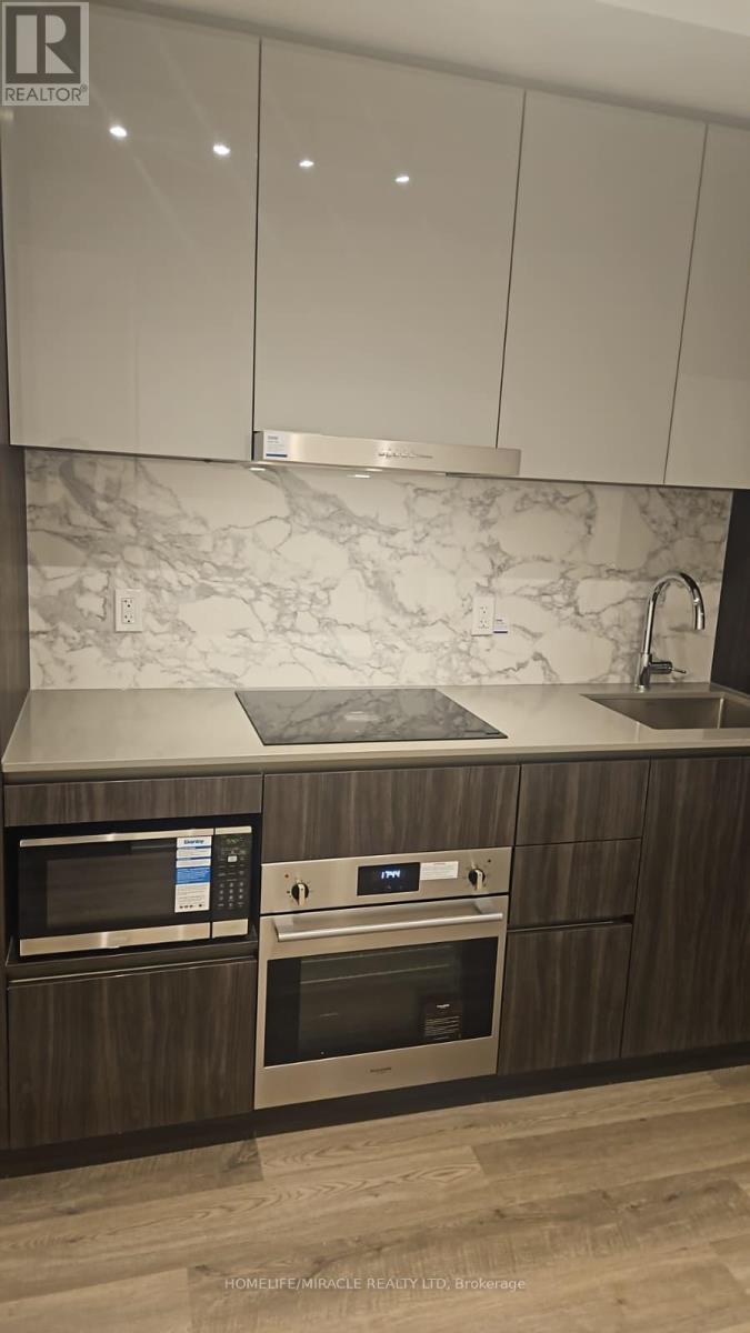 506 - 8 Interchange Way, Vaughan (Vaughan Corporate Centre), Ontario  L4K 0R2 - Photo 6 - N12512112