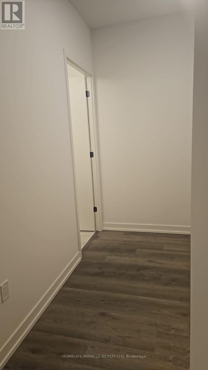 506 - 8 Interchange Way, Vaughan (Vaughan Corporate Centre), Ontario  L4K 0R2 - Photo 9 - N12512112