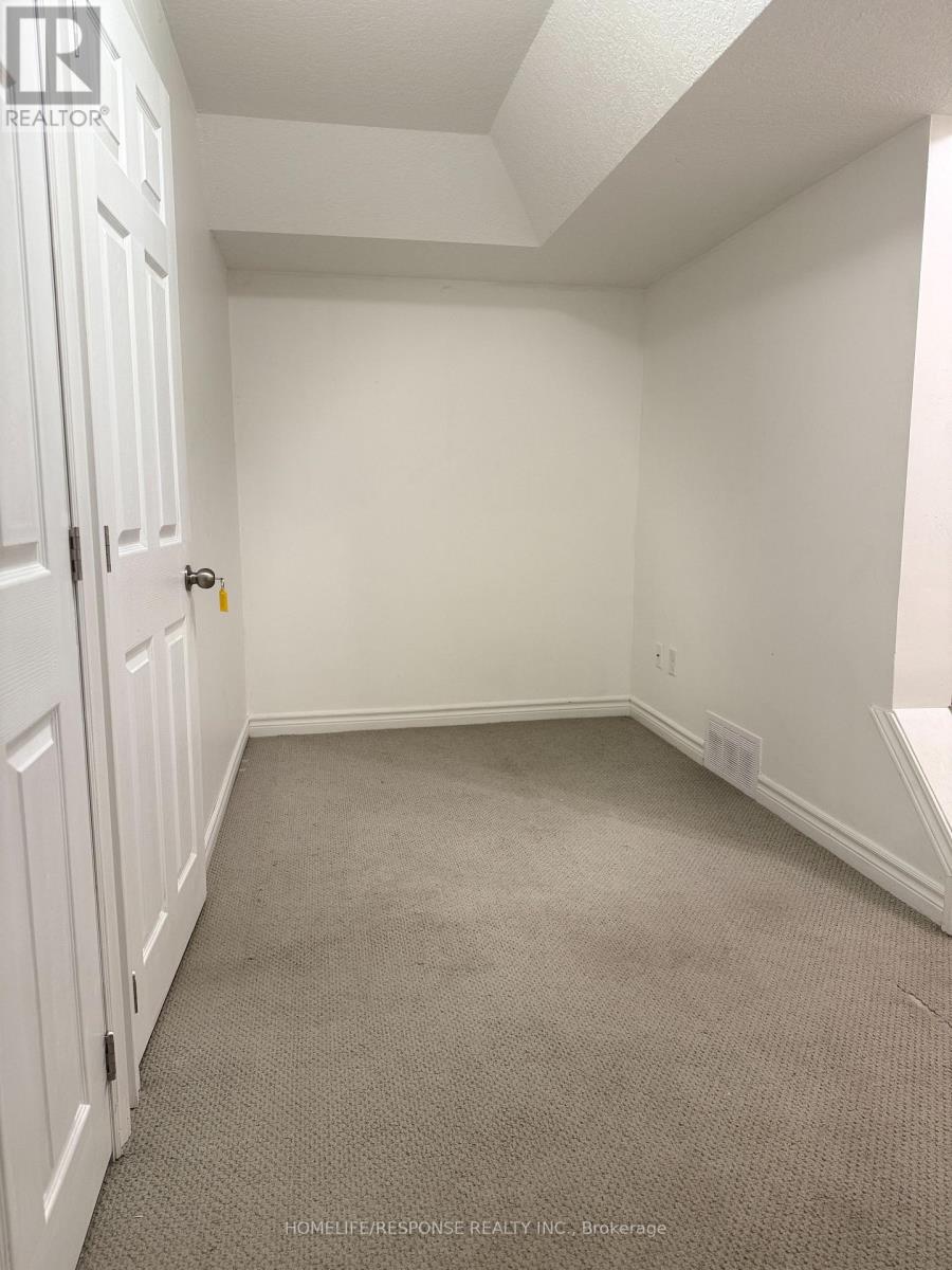 27 - 960 Bitterbush Crescent, London North (North M), Ontario  N6H 0G1 - Photo 29 - X12509554