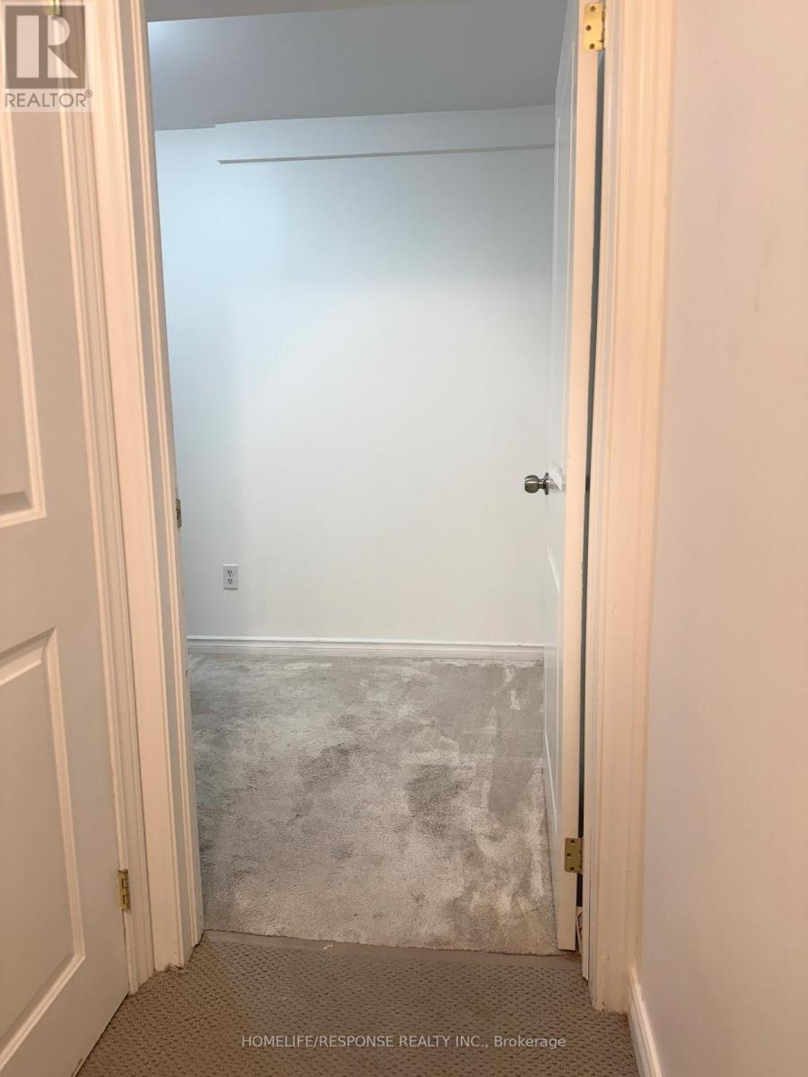 27 - 960 Bitterbush Crescent, London North (North M), Ontario  N6H 0G1 - Photo 34 - X12509554