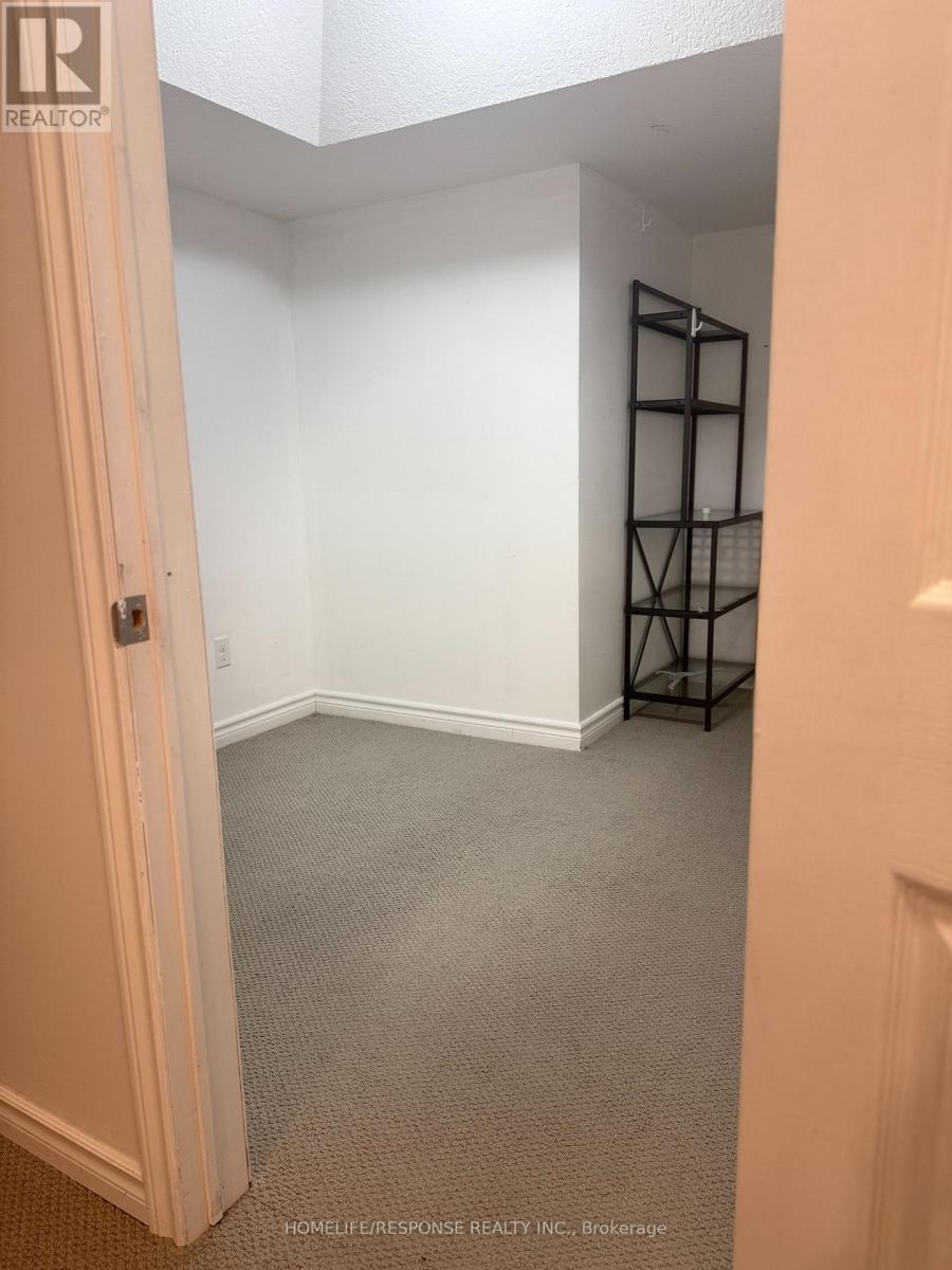 27 - 960 Bitterbush Crescent, London North (North M), Ontario  N6H 0G1 - Photo 32 - X12509554