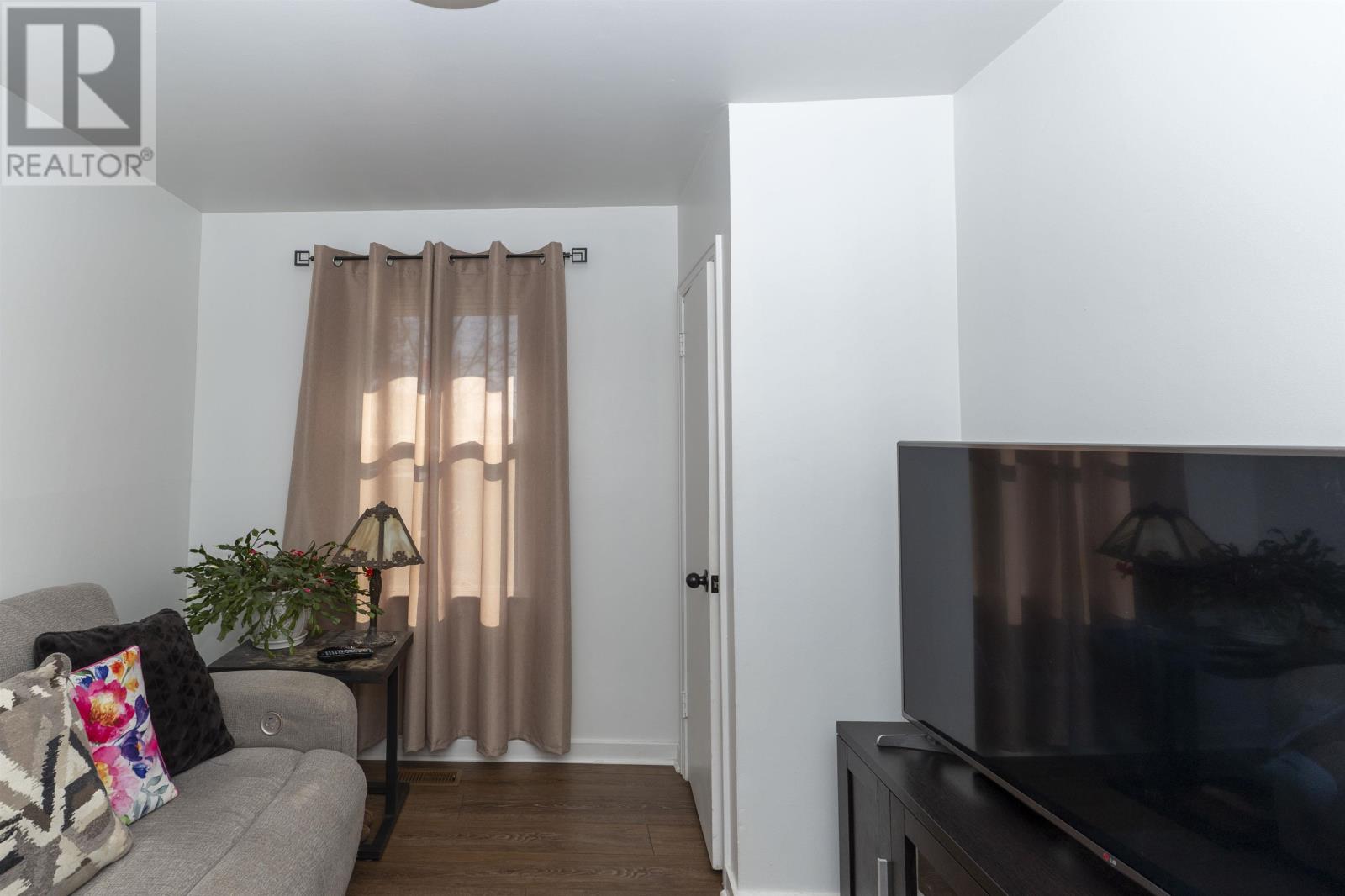 2218 Moodie St E, Thunder Bay, Ontario  P7E 4Z6 - Photo 5 - TB253395