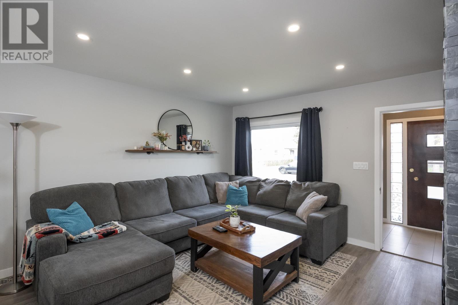 366 Mary St. E., Thunder Bay, Ontario  P7E 4J9 - Photo 3 - TB253414