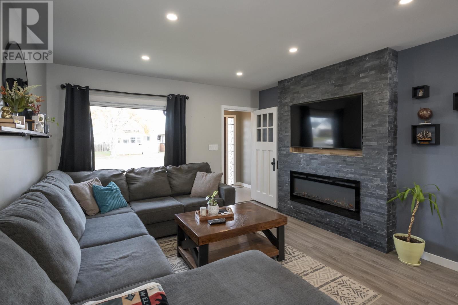 366 Mary St. E., Thunder Bay, Ontario  P7E 4J9 - Photo 5 - TB253414