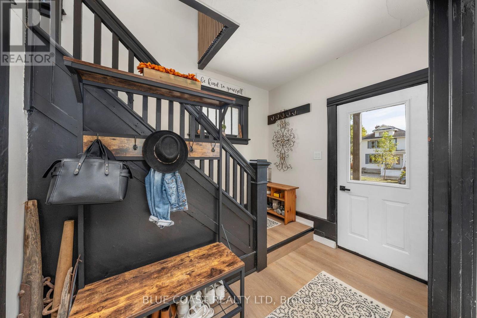 144 Richard Street, Sarnia, Ontario  N7T 1S7 - Photo 9 - X12516614