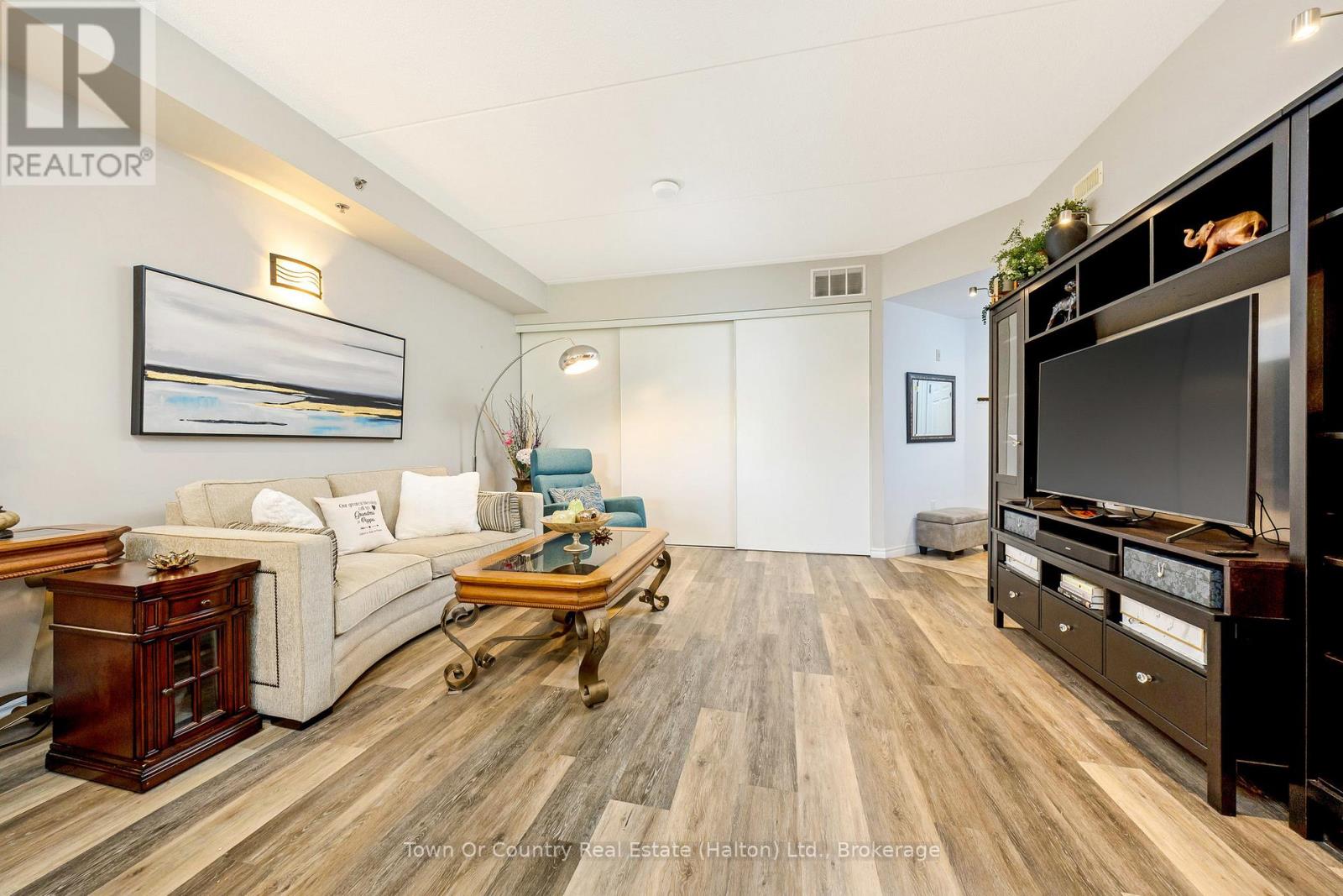 311 - 308 Watson Parkway N, Guelph, Ontario  N1E 0G7 - Photo 5 - X12516578