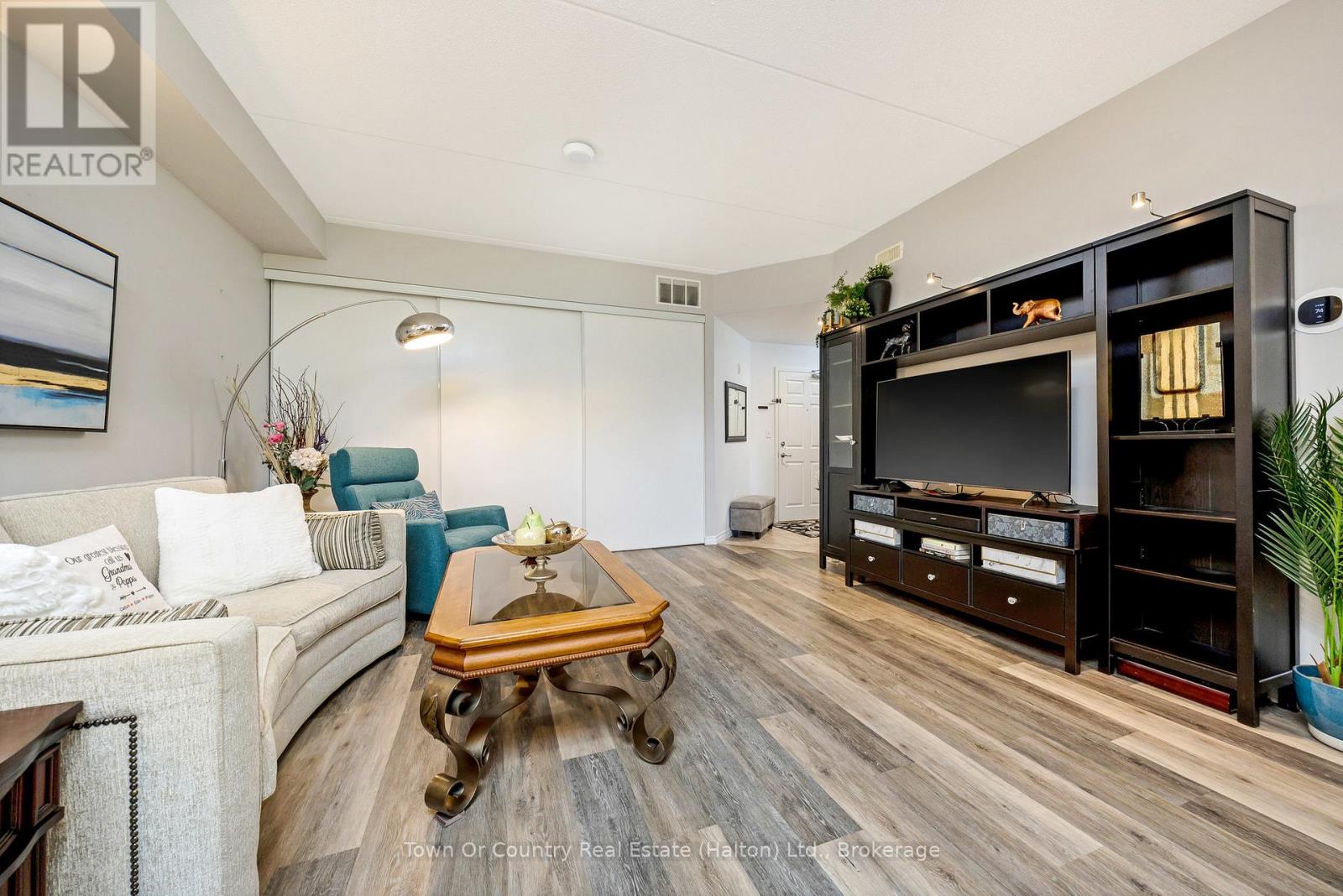 311 - 308 Watson Parkway N, Guelph, Ontario  N1E 0G7 - Photo 6 - X12516578