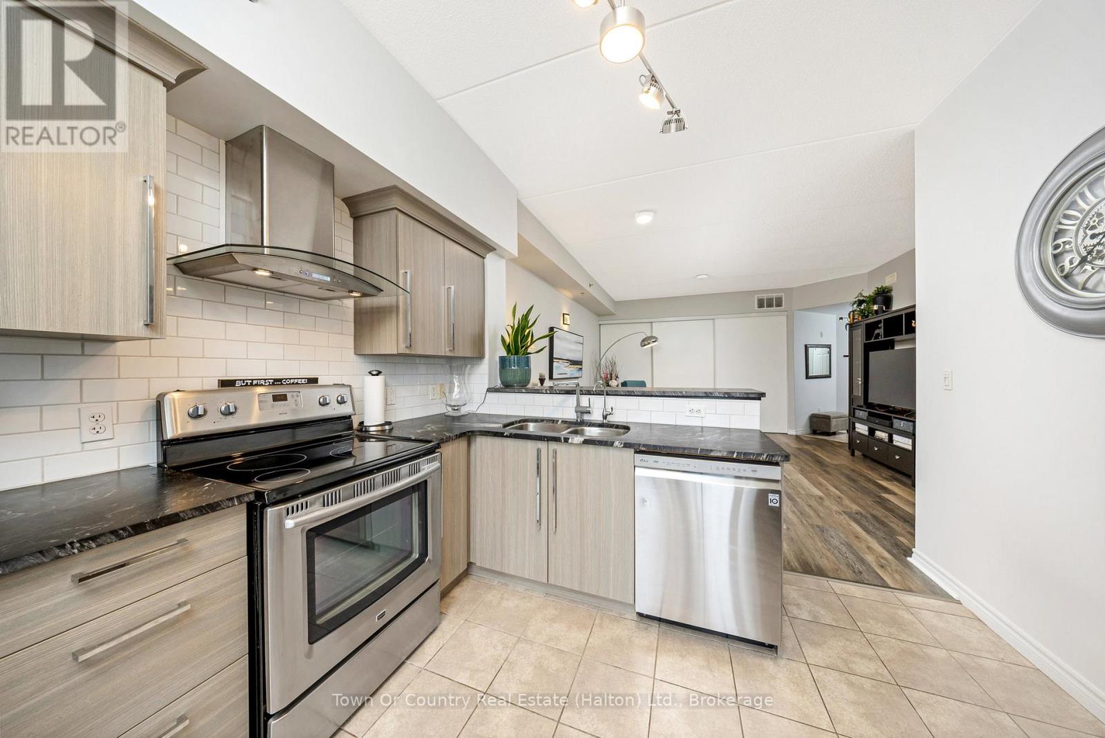 311 - 308 Watson Parkway N, Guelph, Ontario  N1E 0G7 - Photo 9 - X12516578