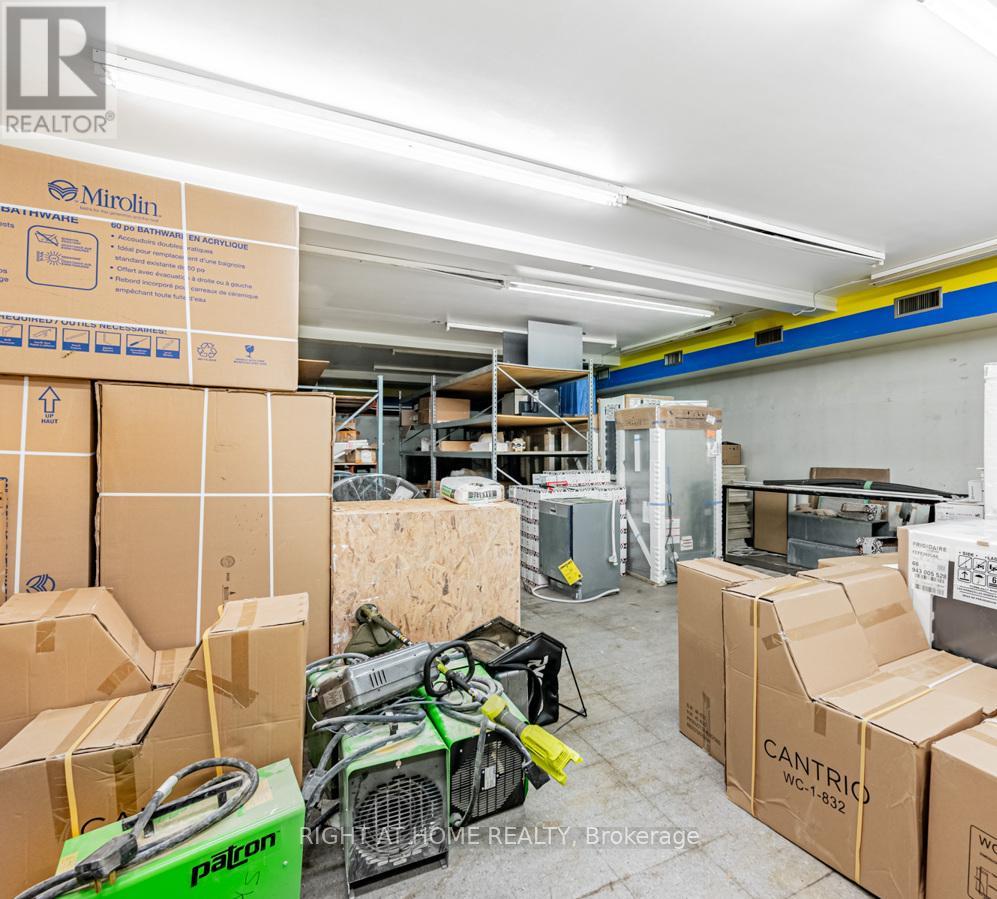 Rear - 550 College Street, Toronto, Ontario  M6G 1B1 - Photo 3 - C12516120