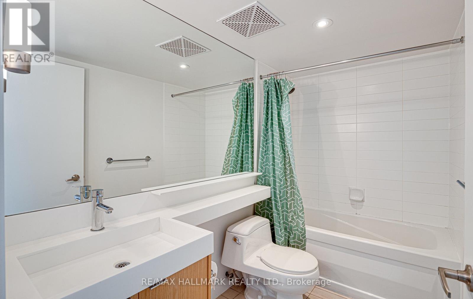 4509 - 25 Telegram Mews, Toronto, Ontario  M5V 3Z1 - Photo 17 - C12516188