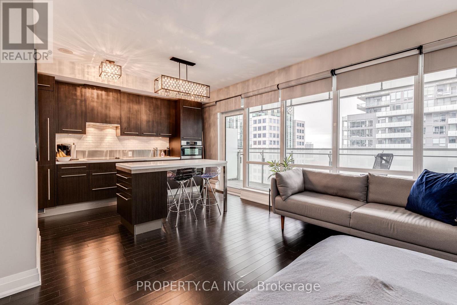 2702 - 80 John Street, Toronto, Ontario  M5V 3X4 - Photo 5 - C12516214