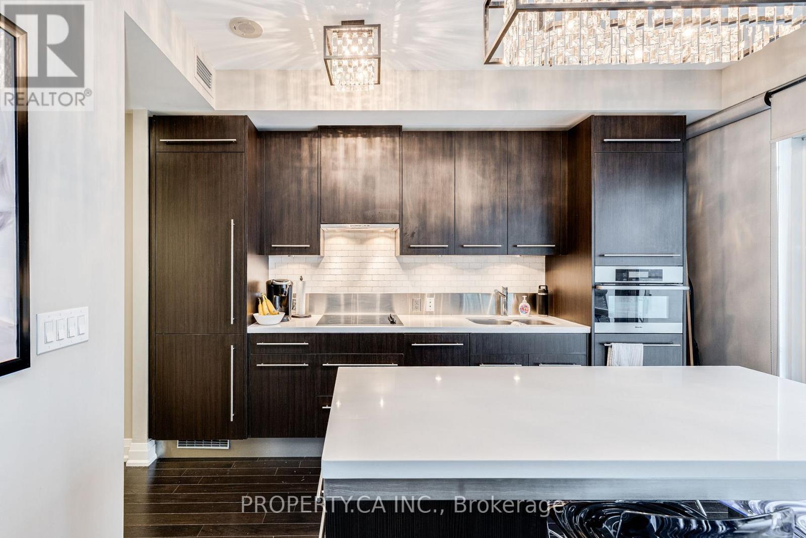 2702 - 80 John Street, Toronto, Ontario  M5V 3X4 - Photo 6 - C12516214