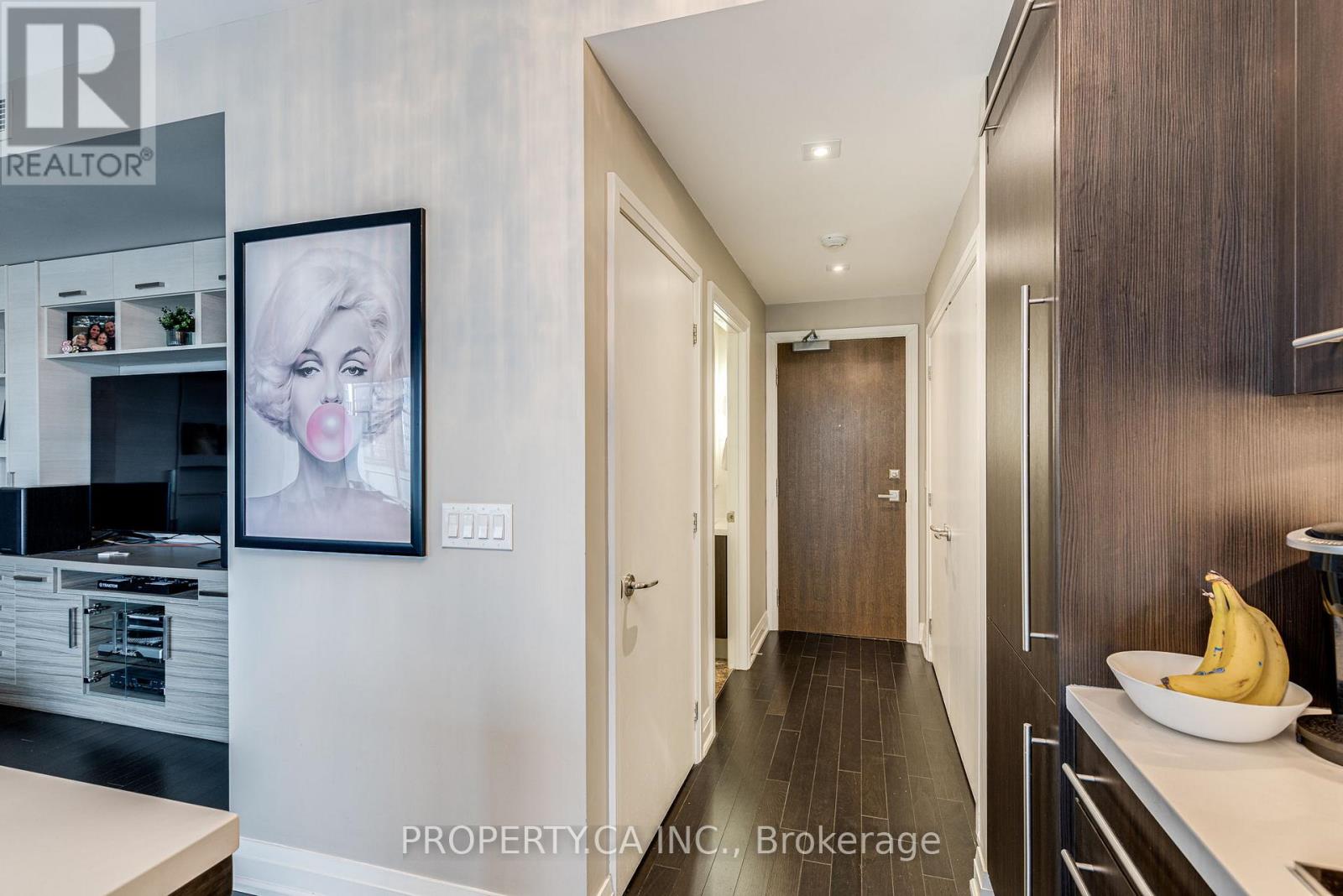 2702 - 80 John Street, Toronto, Ontario  M5V 3X4 - Photo 9 - C12516214