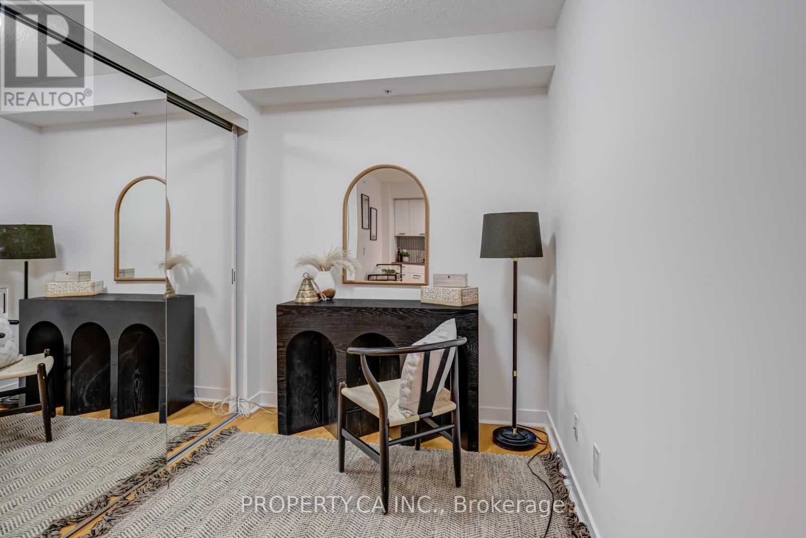 520 - 295 Adelaide Street W, Toronto, Ontario  M5V 1P7 - Photo 5 - C12516254