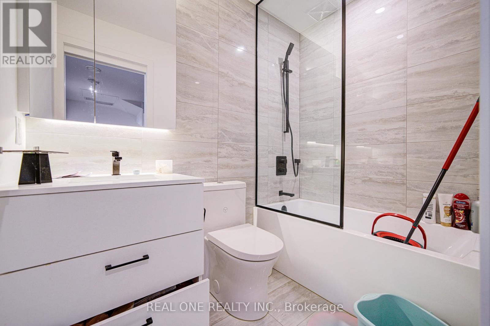 2 - 12 Dervock Crescent, Toronto, Ontario  M2K 1A7 - Photo 16 - C12516266