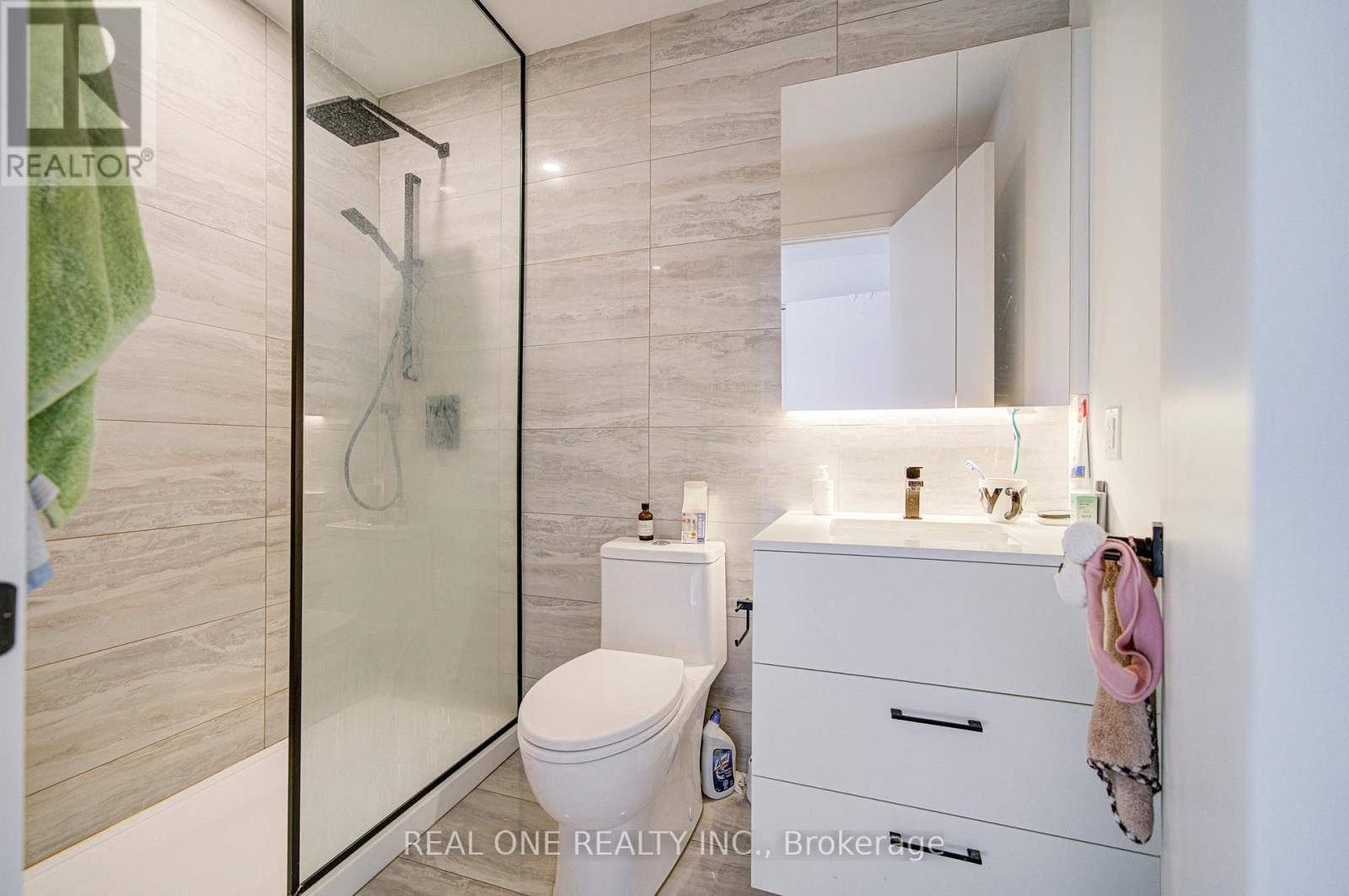 2 - 12 Dervock Crescent, Toronto, Ontario  M2K 1A7 - Photo 17 - C12516266