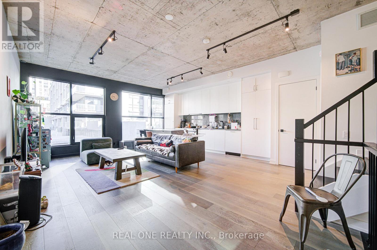 2 - 12 Dervock Crescent, Toronto, Ontario  M2K 1A7 - Photo 2 - C12516266