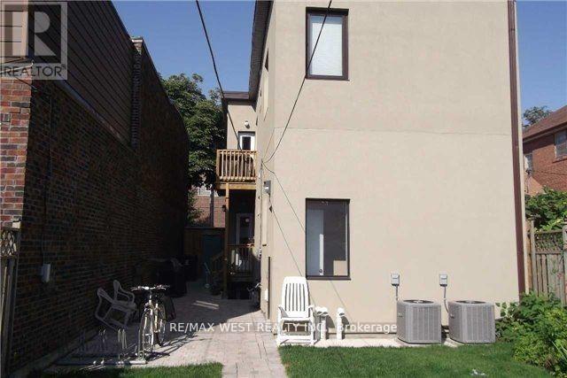 Lower - 111 Lippincott Street, Toronto, Ontario  M5S 2P2 - Photo 17 - C12516344