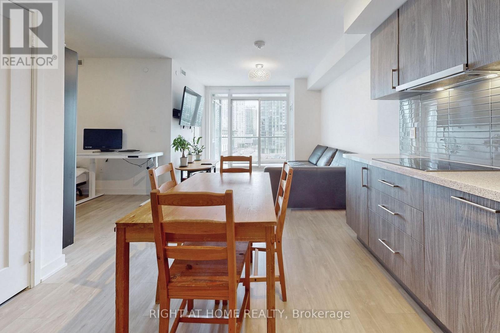 505 - 576 Front Street, Toronto, Ontario  M5V 0P8 - Photo 11 - C12516366
